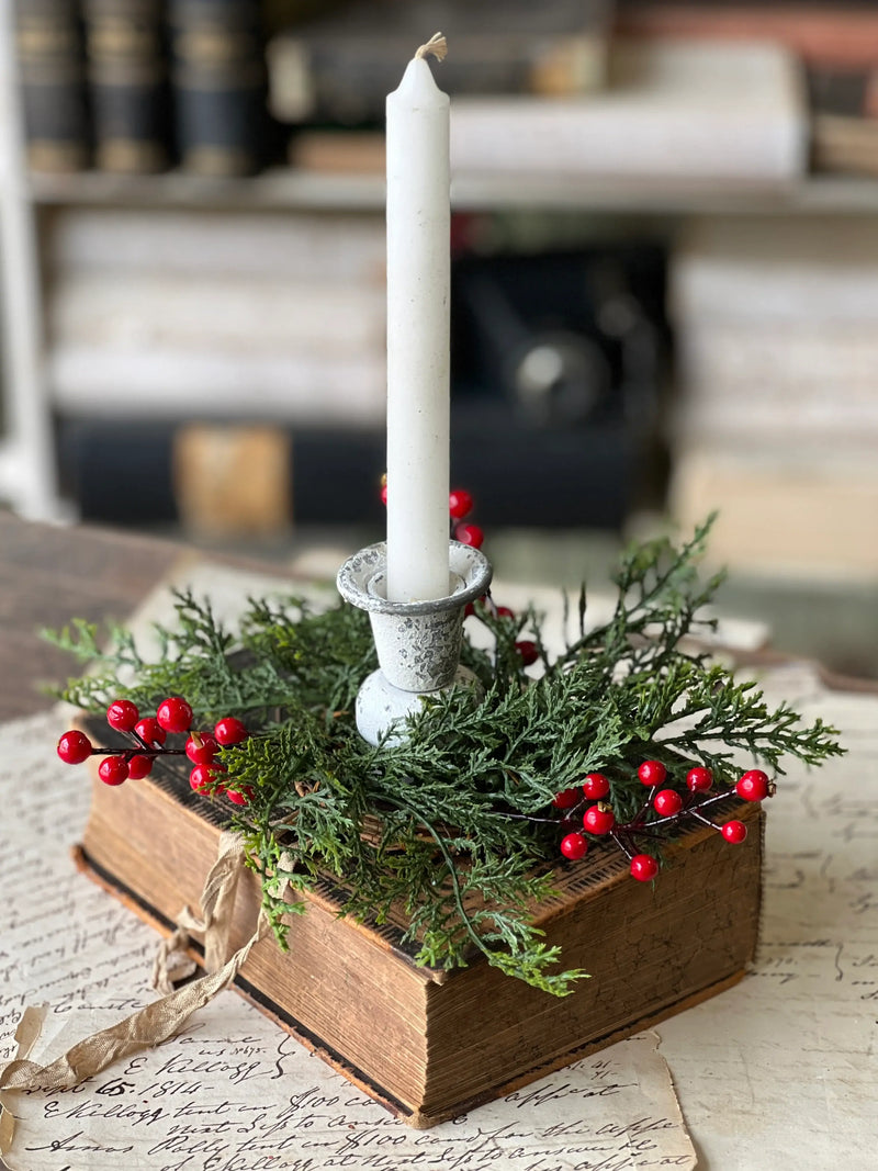 Red Cedar & Berries Taper Candle Ring