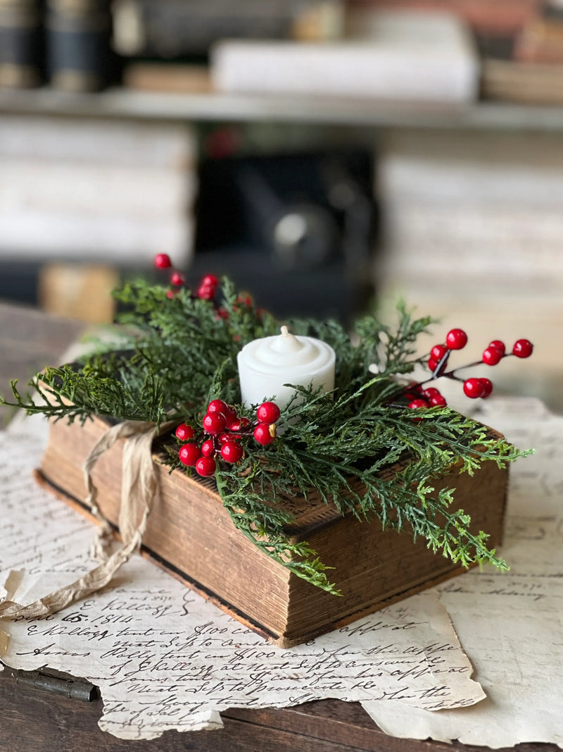 Red Cedar & Berries Taper Candle Ring